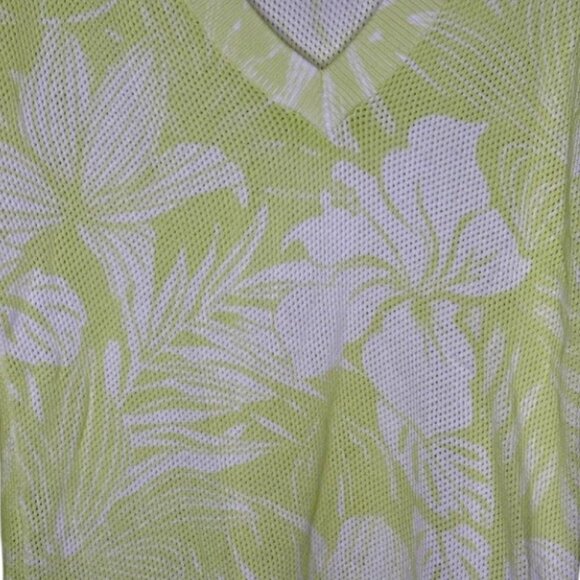 Tommy Bahama Mahana Open Weave Tropical/Floral Print V-Neck - Lime/White - L - Picture 4 of 8